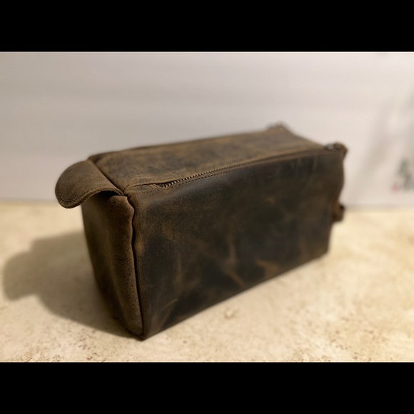 Genuine Buffalo Leather Toiletry Travel Bag (BRAND NEW) ( NWT) - Picture 7 of 9